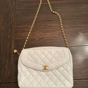 Vintage Chanel Medium Diana Flap
Bag White Caviar Gold Hardware